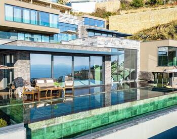 Contemporary Designed Sea View Villas in Alanya Center 1