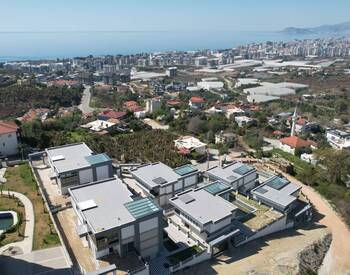 فلل مطلة على القلعة و البحر مع مسابح خاصة في ألانيا 2