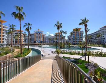 Flats in a Complex with Rich Social Facilities in Alanya 1