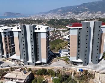 Investment Real Estate in a Complex with On-site Facilities 2