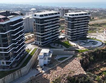 Investment Real Estate in a Complex with On-site Facilities 1