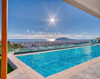 Alanya'da Muhteşem Deniz Manzarası Sunan Havuzlu Villalar 1