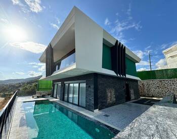 Villas Luxueuses Avec Jardins Et Piscines Privés À Alanya 1