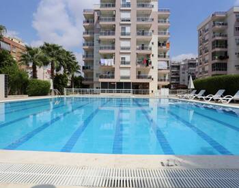 Antalya'da Yüzme Havuzlu Site İçinde Taşınmaya Hazır Daire 1