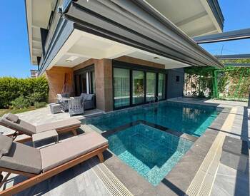 Stylish Villas with Private Outdoor Pool in Alanya Incekum 2