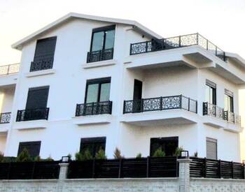 Villas with Pool and Garden Close to Golf Courses in Belek 1