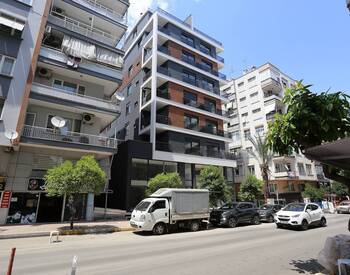 Muratpaşa'da Kapalı Otoparklı Binada Denize Yakın Elit Daire 3
