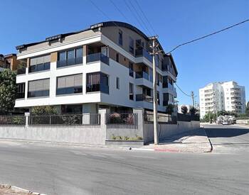 Güzeloba'da Havuzlu Butik Sitede Denize Yakın Daireler 1