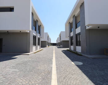 Villas Mitoyennes Avec Piscines Privées À Antalya Dosemealti 2