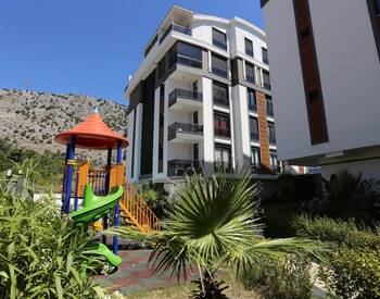 Apartment in a Complex with Pool and Parking Lot in Antalya 1