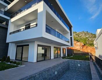 Propriété Vue Mer Avec Piscine Privée Et Jardin À Alanya 2