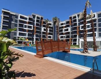 Flats in Complex Near Main Street in Antalya Altintas 1