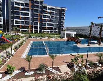 Antalya Altıntaş'ta Ana Cadde Üzerindeki Sitede Satılık Daireler 1