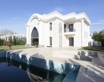 Villas with Spacious Garden and High-ceiling in Antalya Dosemealti 1