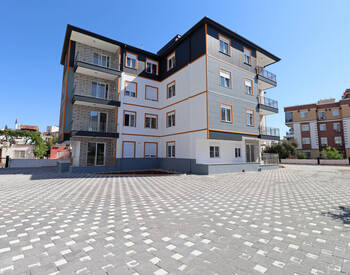 Spacious Flats with Balconies Close to Amenities in Antalya Kepez 1