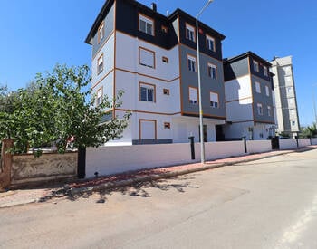 Spacious Flats with Balconies Close to Amenities in Antalya Kepez 3