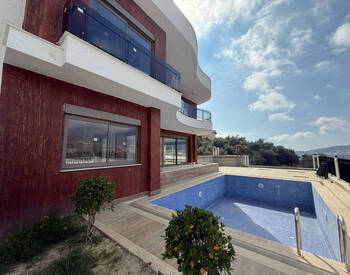 منازل منفصلة مع حمامات سباحة خاصة في ألانيا تركيا 3