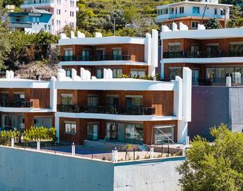 منازل منفصلة مع حمامات سباحة خاصة في ألانيا تركيا 2