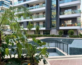 Flats in a Complex Near the Sea in Alanya 3