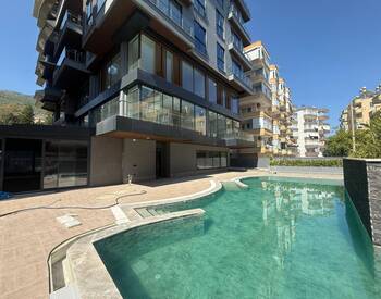 Sea-view Properties in a Complex Near the Beach in Alanya 1