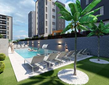 Antalya'da Havuzlu ve Kapalı Otoparklı Sitede Şık Daireler 1