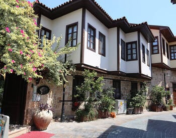 Furnished Investment Villa Near Old Town in Antalya 1