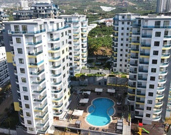 Antalya Alanya'da Deniz Manzaralı Site İçinde Daireler 1