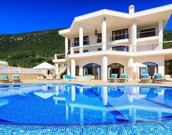 Detached Beachfront House with Private Pool in Kaş Kalkan 1