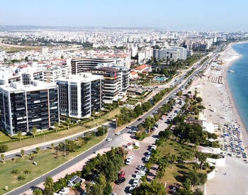 Gerenoveerde 4-slaapkamer Villa Aan Het Strand In Konyaaltı 1