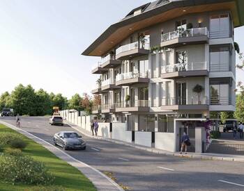 Real Estate with Sea & City Views in Central Alanya 1