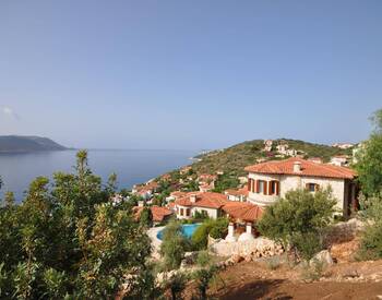 فيلا حجرية مطلة على البحر في كاس 3