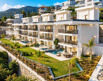 Alanya'da Özel Havuzlu ve Bahçeli Şık Villalar 1