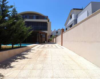 Belek'te Havuzlu ve Bahçeli 5 Yatak Odalı Ev 3