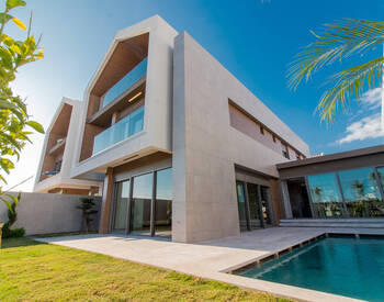 Antalya Lara'da Özel Bahçeli ve Havuzlu Villalar 1