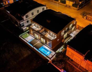 Antalya Kundu'da Bahçeli ve Havuzlu Müstakil Evler 1