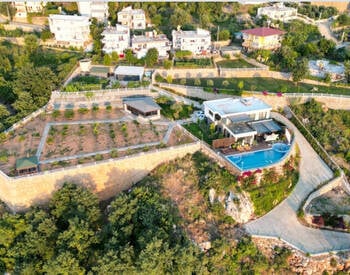 Einzigartig Gestaltetes Haus Mit Ackerland In Alanya Kestel 2