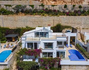 Sea View Villa with Private Pool Near Amenities in Kalkan 1