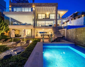 Kaş Kalkan'da Özel Havuzlu Deniz Manzaralı Villa 1