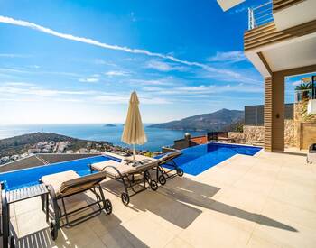 Elegant Villa with Private Pool, Garden and Sea Views in Kalkan 1