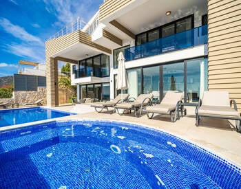 Elegant Villa with Private Pool, Garden and Sea Views in Kalkan 1