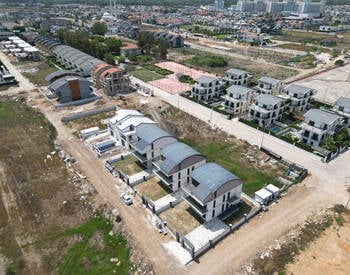 Antalya Belek'te Bahçeli Geniş Müstakil Ev 3