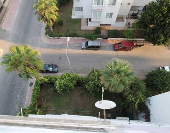 Sea View 3-bedroom Flat in Central Lara 2