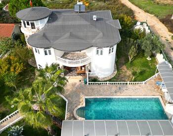 Villa In Der Nähe Von Golfplätzen Und Meer In Antalya Kadriye 1