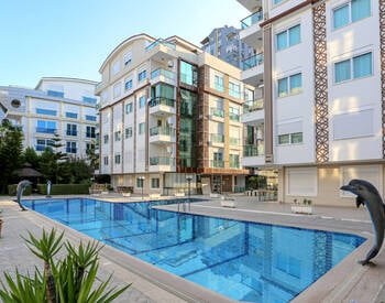 Antalya Konyaaltı'nda Denize Yakın 1+1 Eşyalı Daire 1