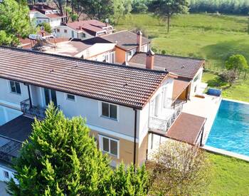 Detached House with Forest Views in Antalya Kepez 2