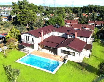Detached House with Forest Views in Antalya Kepez 3
