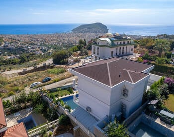 Triplexhus Med 5 Sovrum Och Pool I Alanya Antalya 1