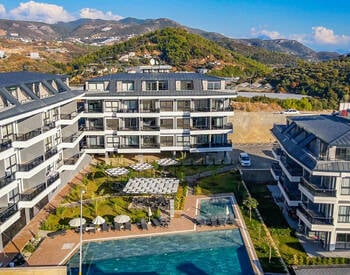 Sea and City-view Flats in a Complex with Pool in Alanya 3