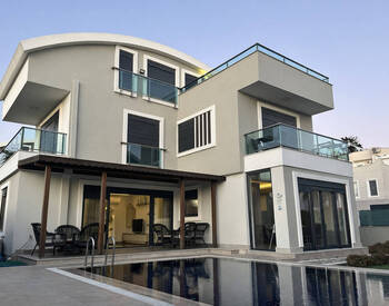 منزل من 4 غرف نوم مع ميزات عالية الجودة في أنطاليا كادري 1