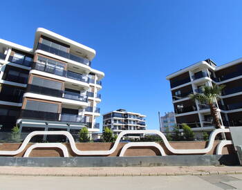 1 and 2-bedroom Flats in a Complex with Pool in Antalya Lara 3